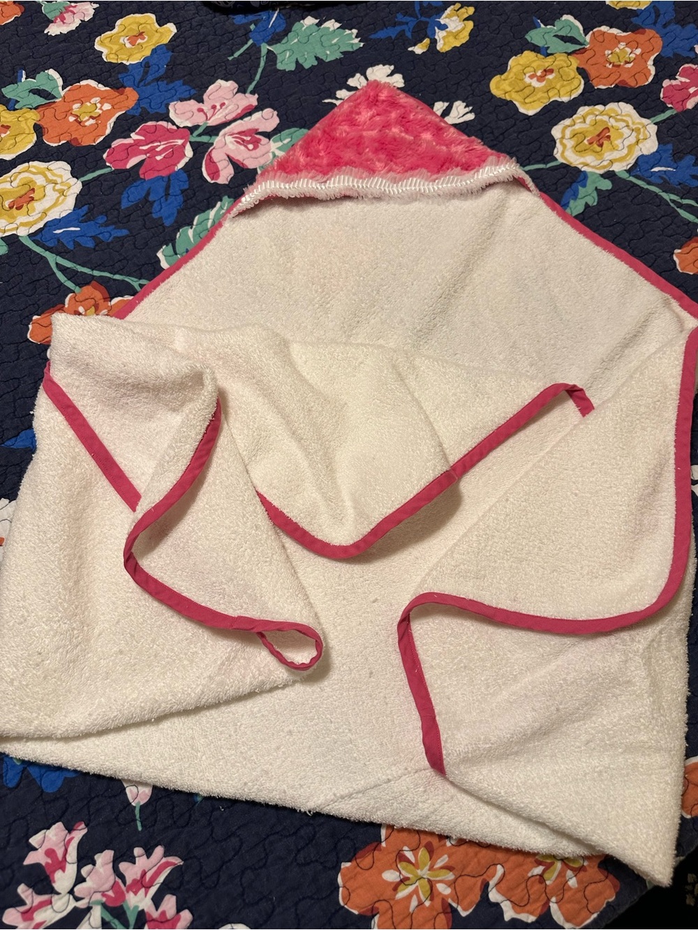 Baby hooded bath towel, white and dark pink